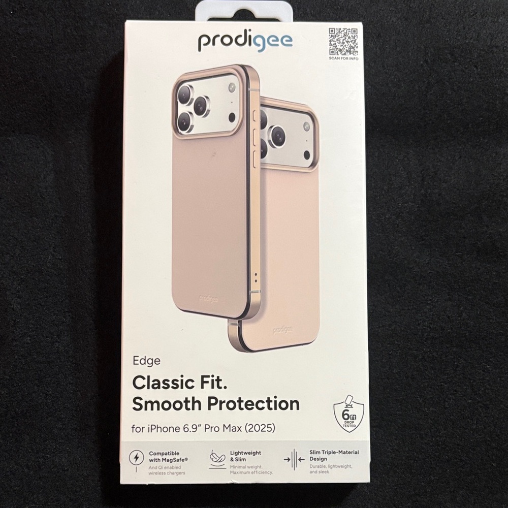 Iphone 17 Pro Max Smooth Case